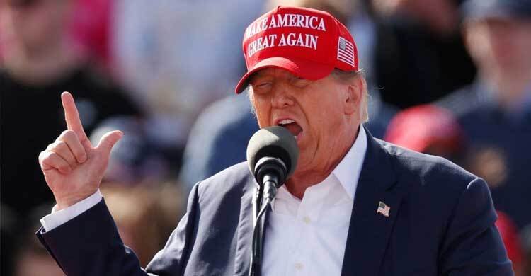 আমি নির্বাচিত না হলে রক্তগঙ্গা বয়ে যাবে, হুঁশিয়ারি ট্রাম্পের