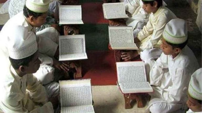 মহিমান্বিত রাত লাইলাতুল কদর