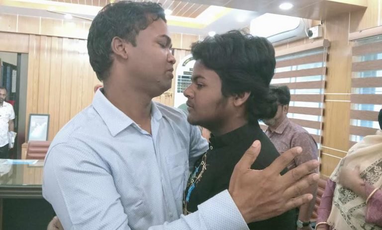 কলাপাড়া ইউএনওর বদলিতে কান্নার রোল