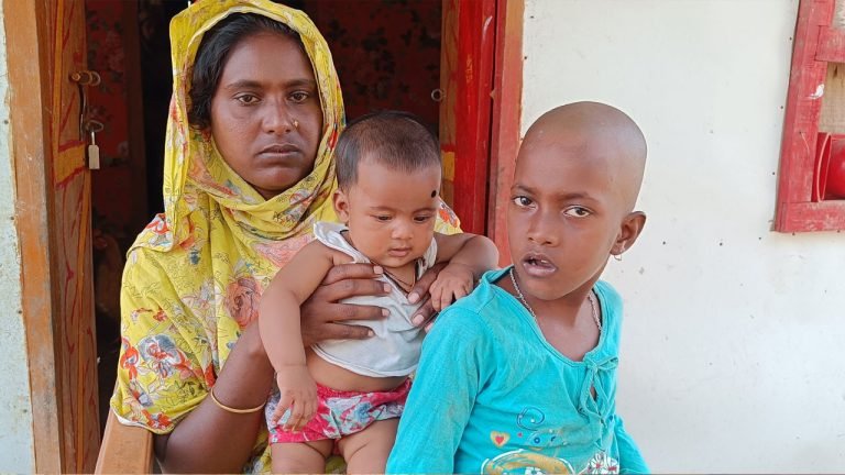 পটুয়াখালীতে বোনের মেয়ে নিয়ে উধাও স্বামী, প্রতিবন্ধী সন্তান নিয়ে অসহায় রাবেয়া