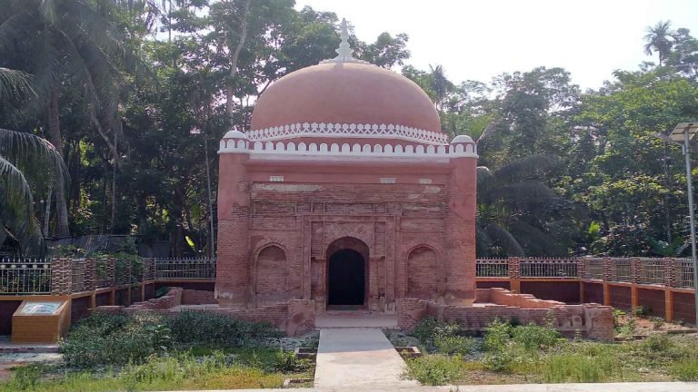স্থাপত্যের অনন্য নিদর্শন পিরোজপুরের পুরাকীর্তি মসজিদ