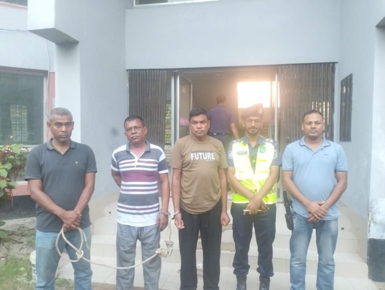 বরিশালে ট্রাক ভর্তি আলু লুটের মামলার আসামি গ্রেপ্তার