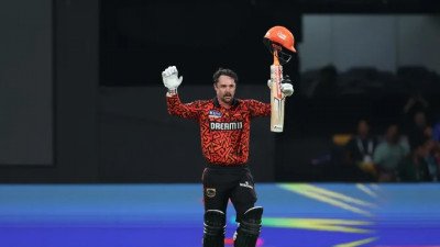 রেকর্ডময় ‘ব্লকবাস্টার’ ম্যাচে কোহলিদের হারাল হায়দরাবাদ