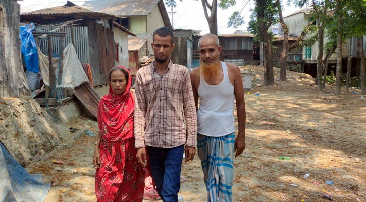 ১৮ বছর পর বরগুনায় সন্তানকে ফিরে পেয়ে আনন্দে আত্মহারা বাবা-মা