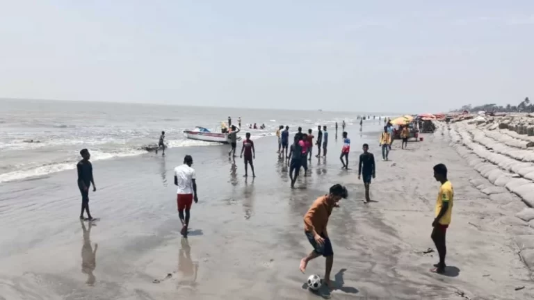 অস্বাভাবিক তাপপ্রবাহে পর্যটকশূন্য কুয়াকাটা