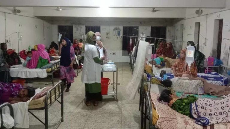দুমকিতে হটাৎ ডায়রিয়ায় আক্রান্ত হয়ে হাসপাতালে ৪৫ রোগী