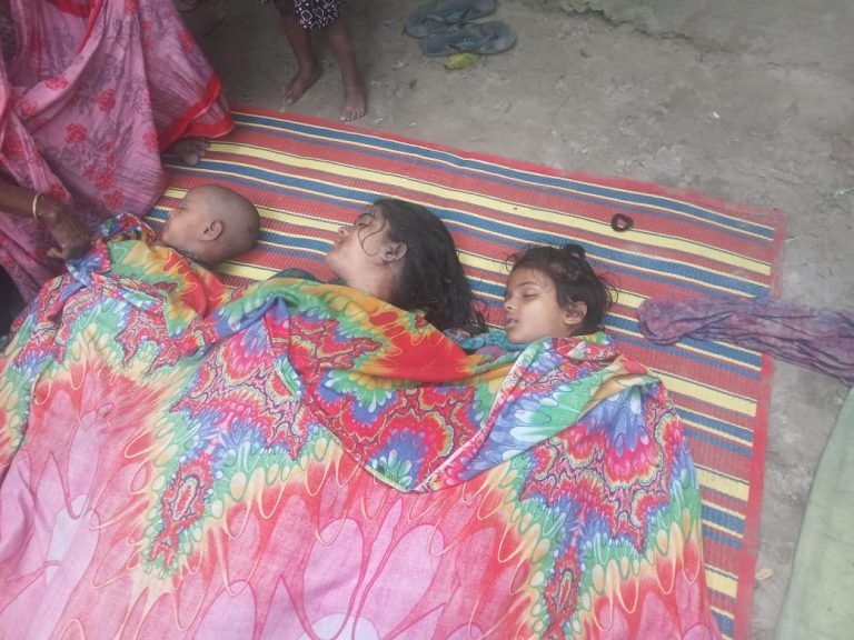 বাকেরগঞ্জে বিদ্যুতের তার ছিঁড়ে একই পরিবারের ৩ জন নিহত