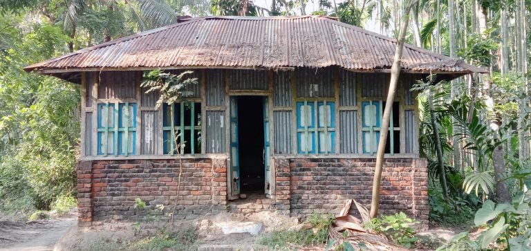 গ্রাম বাংলার ঐতিহ্য কাচারি ঘর বিলুপ্তির পথে