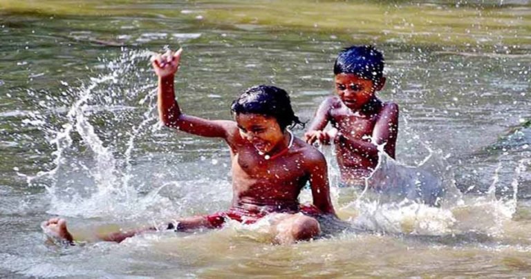 বরিশালে তীব্র দাবদাহে জনজীবন অতিষ্ঠ
