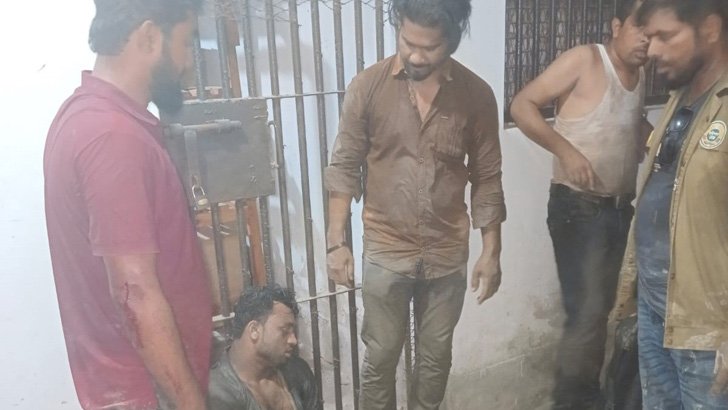 পটুয়াখালীতে মাদক অভিযানে গিয়ে ৩ পুলিশ সদস্য আহত