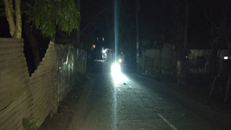 ঝালকাঠিতে রাতের আতঙ্ক যানবাহনের এলইডি লাইট