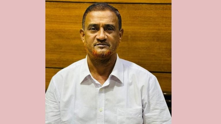 নির্বাচনে অনড় থাকায় বিএনপি থেকে মনির মৃধাকে বহিষ্কার