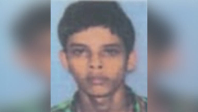 বানারীপাড়ায় আমড়া গাছ থেকে যুবকের মরদেহ উদ্ধার