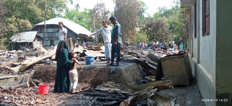 বরিশালে অগ্নিকাণ্ড ৫ টি ঘর ভস্মীভূত , ২৫ লক্ষ টাকার ক্ষয় ক্ষতি