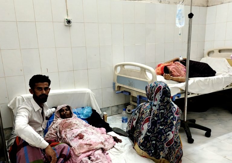 বরিশালে প্রতিপক্ষের হামলায় গর্ভবতী নারীসহ আহত ৩