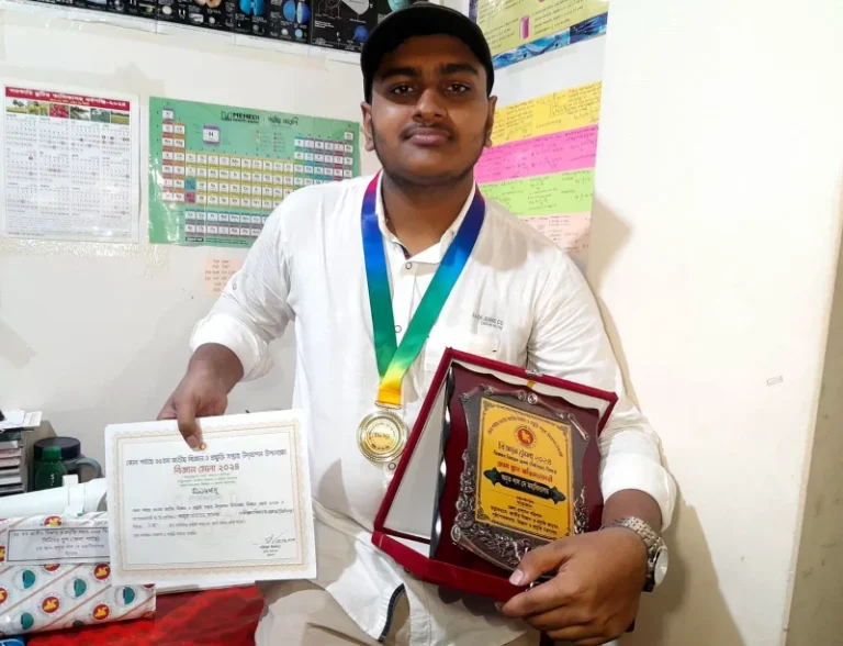 কৃত্রিম হাত তৈরি করলো বরিশালের ক্ষুদে বিজ্ঞানী প্রীতম