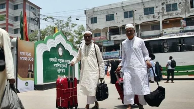 শেষ দিনেও ভিসা পাননি ১৮ হাজার হজযাত্রী
