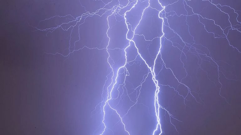 স্বস্তির বৃষ্টির সঙ্গী ভয়ংকর বজ্র, ১ দিনেই প্রাণ গেল ১০ জনের