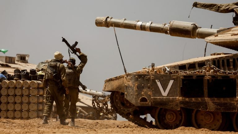 রাফার কাছাকাছি সেনা-ট্যাংক জড়ো করেছে ইসরায়েল