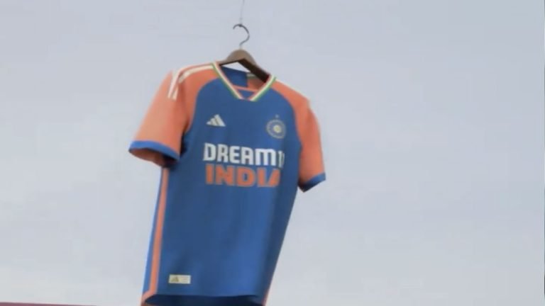 ভারতের বিশ্বকাপ জার্সিতে বড় চমক