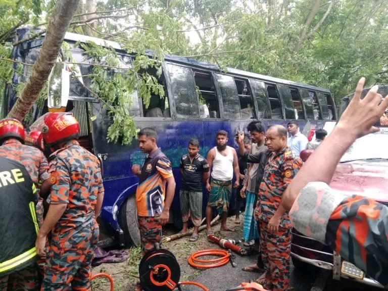 ঈদের ছুটির ৩ দিনে বরিশালে সড়ক দুর্ঘটনায় নিহত ৭