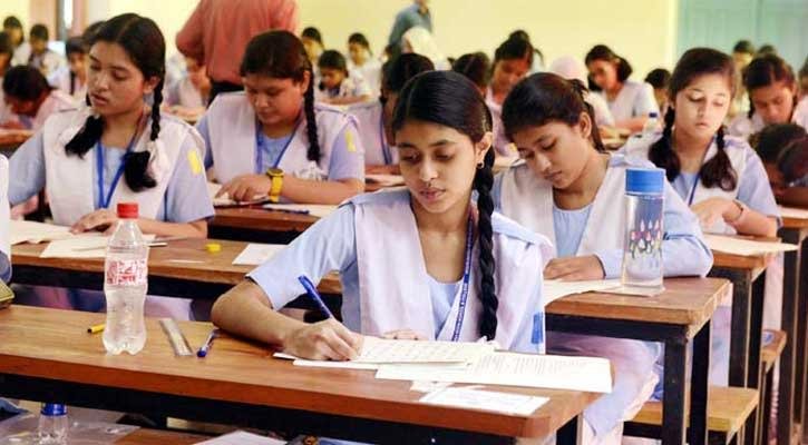 এইচএসসি পরীক্ষার্থীদের খেয়া ভাড়া মওকুফ করলেন হিজলার ইউএনও