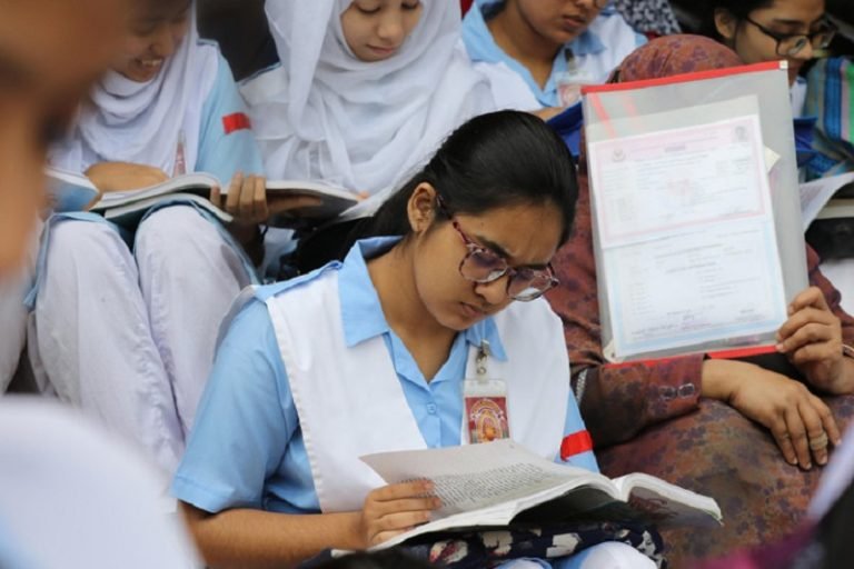 এইচএসসি পরীক্ষা শুরু আজ, মানতে হবে যেসব নির্দেশনা