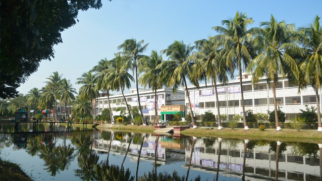 ঘুরে আসুন নান্দনিক ‘পটুয়াখালী বিজ্ঞান ও প্রযুক্তি বিশ্ববিদ্যালয়’