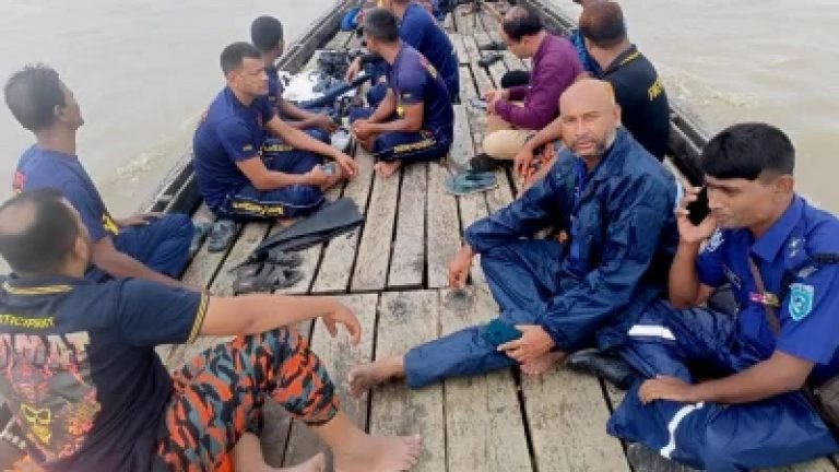 তিস্তায় নৌকাডুবি: একই পরিবারের তিনজনসহ এখনো নিখোঁজ ৬