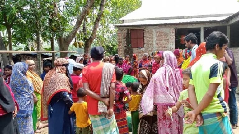 ‘শূন্য জীবন আর কত! মা-বাবা আমাকে মাফ করে দিও’ স্ট্যাটাস দিয়ে বরিশালে যুবকের আত্মহত্যা