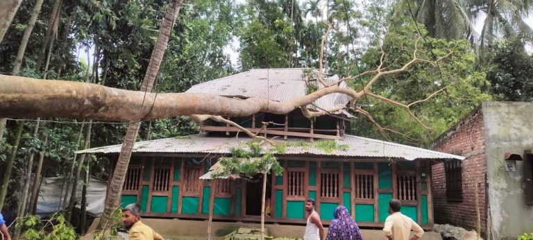 ঘূনিঝড় রিমালের এর তান্ডবে বরিশালে কোষ্টাল সার্কেলের ক্ষতি ৩২৫ কোটি টাকা