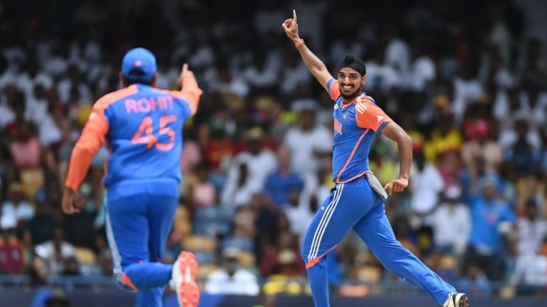 ১৩ বছরের অপেক্ষা শেষে ভারতের ঘরে বিশ্বকাপ 