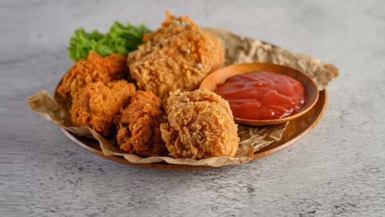 গরমে ভাজাপোড়া খাবার এড়িয়ে চলবেন কেন?