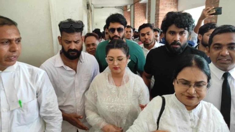 পরীমণির সঙ্গে রাত-যাপন : সেই সাকলায়েনকে অবসরে পাঠানোর সুপারিশ