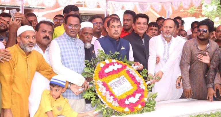 বঙ্গবন্ধুর সমাধিতে নবনির্বাচিত দুই জনপ্রতিনিধির শ্রদ্ধা নিবেদন