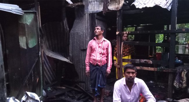 ভোলায় চোখের সামনে সব শেষ হয়ে গেছে