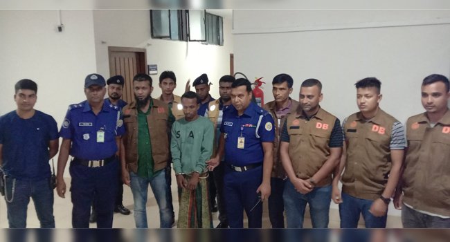 পিরোজপুরে মাকে কুপিয়ে হত্যা : ছেলে গ্রেফতার