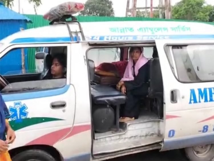 বরিশালে সাপের কামড়ে নারীর মৃত্যু