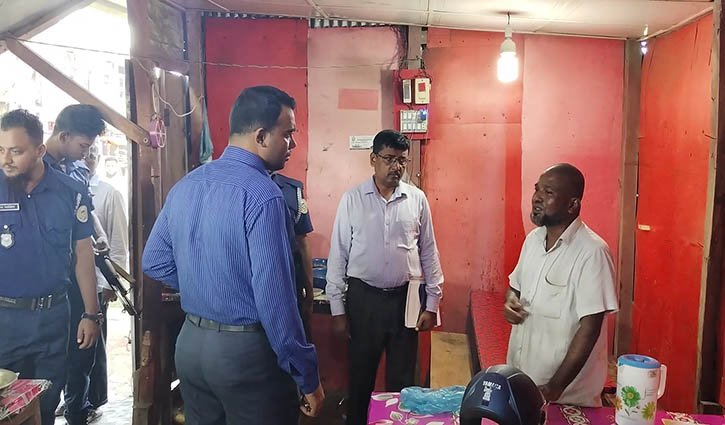 পটুয়াখালীতে মুরগীর পচা মাংস সংরক্ষণ – হোটেল মালিককে জরিমানা