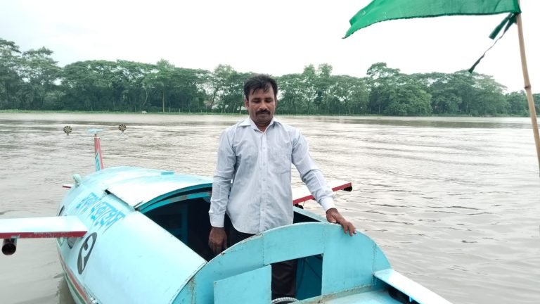 Barisal Mustafa’s fancy plane runs on water!