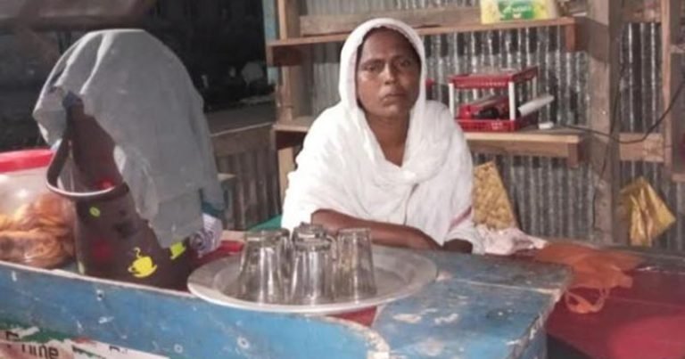 পটুয়াখালীতে অসহায় বিধবা নারীর করুন আর্তনাদ