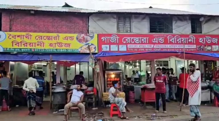 পটুয়াখালী অস্বাস্থ্যকর পরিবেশে খাবার তৈরী – কুয়াকাটায় দুই খাবার হোটেলকে ৩ লাখ টাকা জরিমানা