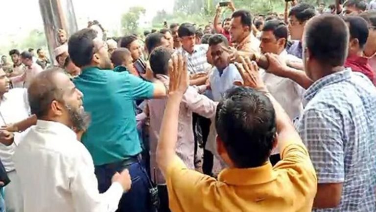 10 injured in Barishal University clash over pension scheme