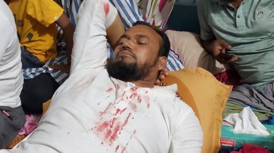 বরিশালে আ.লীগ নেতাকে পিটিয়ে আহত