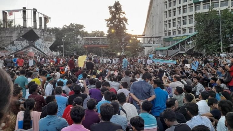 ৪ দফা দাবিতে সংখ্যালঘুদের শাহবাগ অবরোধ
