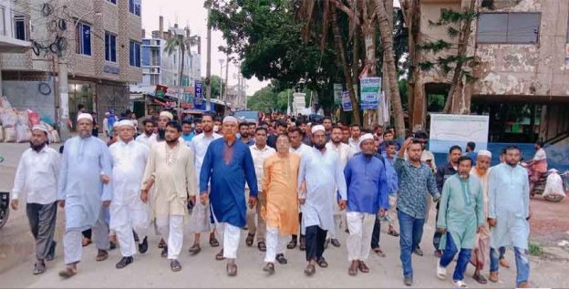 কুয়াকাটায় আওয়ামী লীগের শান্তি মিছিল