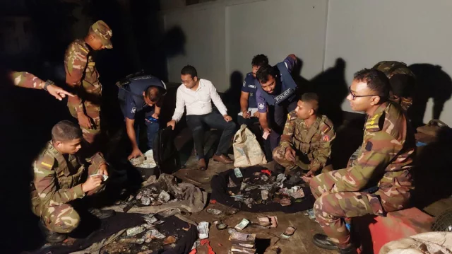 আমির হোসেন আমুর বাসভবন থেকে প্রায় ৫ কোটি টাকা উদ্ধার