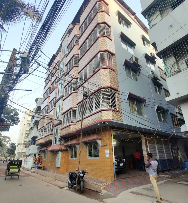 বরিশাল সিটি মেয়র ও কাউন্সিলরের বাসায় হামলা, ভাঙচুর