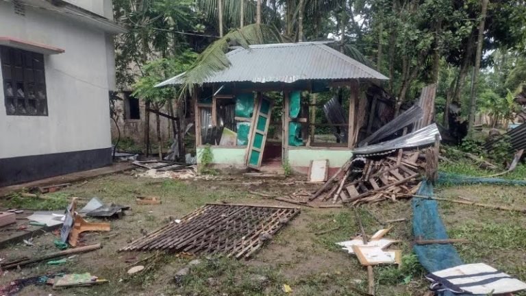 বরিশালে বাড়িঘরে হামলার পর ভাঙচুর করা হয় মন্দিরও