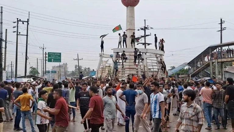 পটুয়াখালীতে হামলায় ক্ষতিগ্রস্ত এলাকা পরিদর্শন